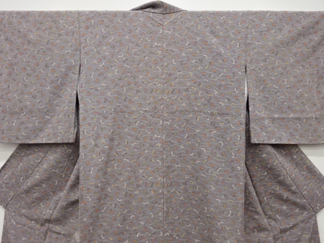  未使用品　芝草に蝶模様　小紋着物